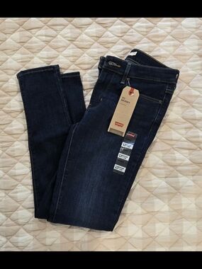 Levi's Skinny Jeans in Deep Indigo Wash